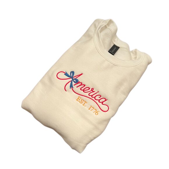 America Embroidered Design Sweatshirt - Picture 2 of 3
